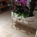 Pot Ovale avec Support et Composition de Plantes